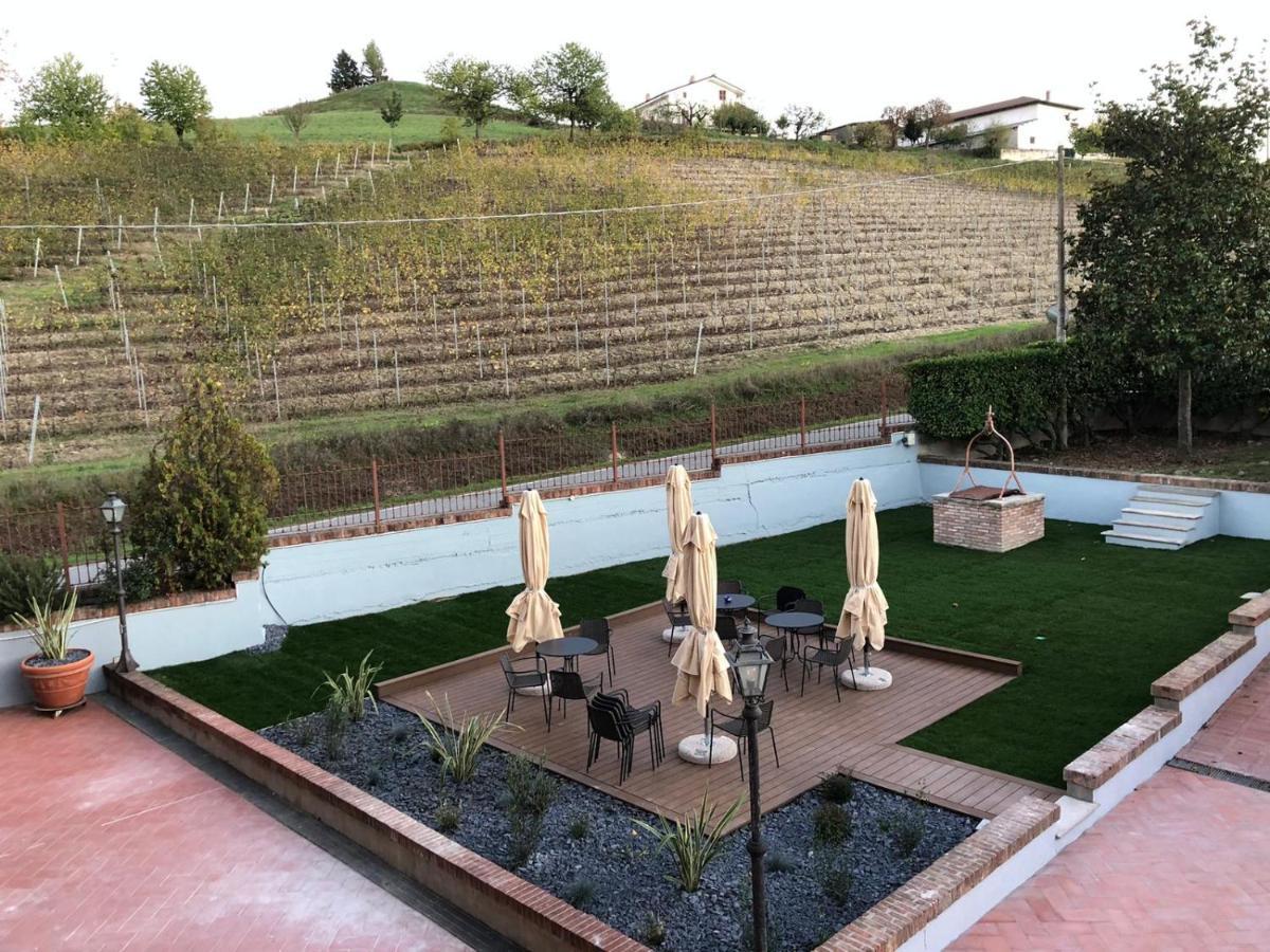 Bed and Breakfast Cascina La Badia Montegrosso dʼAsti Esterno foto